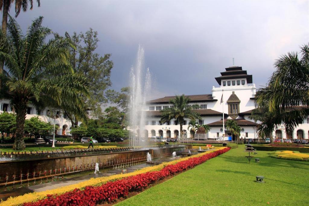 Kytos Hotel Bandung Eksteriør bilde